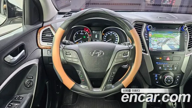 Hyundai Santafe 2015 thumb 4