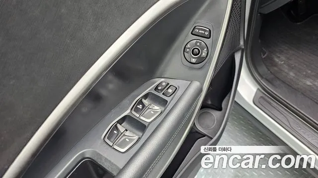 Hyundai Santafe 2015 thumb 12