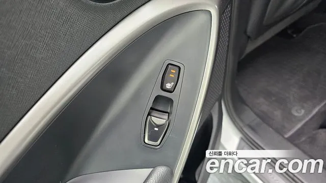 Hyundai Santafe 2015 thumb 9