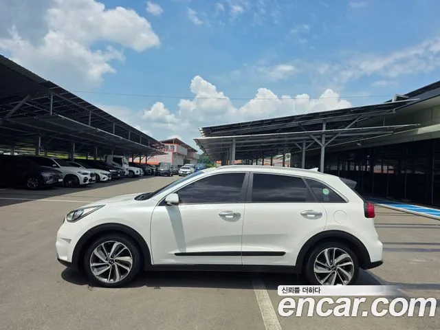 Kia Niro 2018 thumb 4