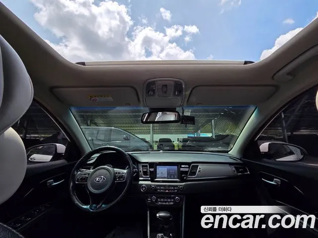 Kia Niro 2018 thumb 8