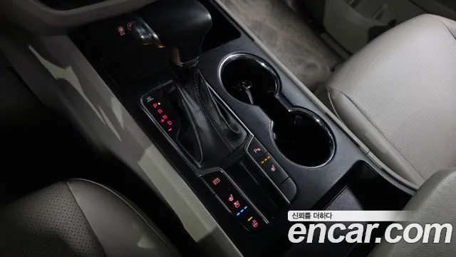 Kia Carnival 2018 thumb 4