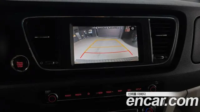 Kia Carnival 2018 thumb 8