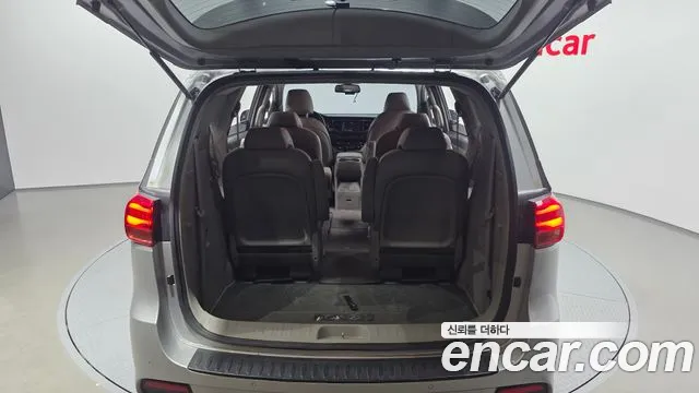 Kia Carnival 2018 thumb 2