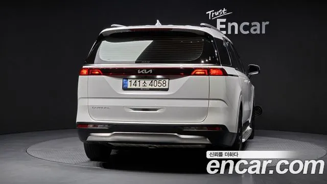 Kia Carnival 2021 thumb 4