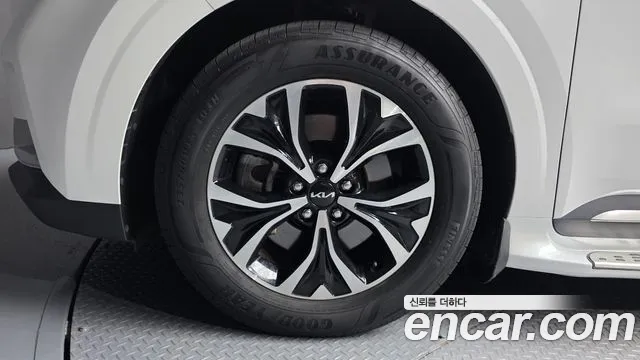 Kia Carnival 2021 thumb 5