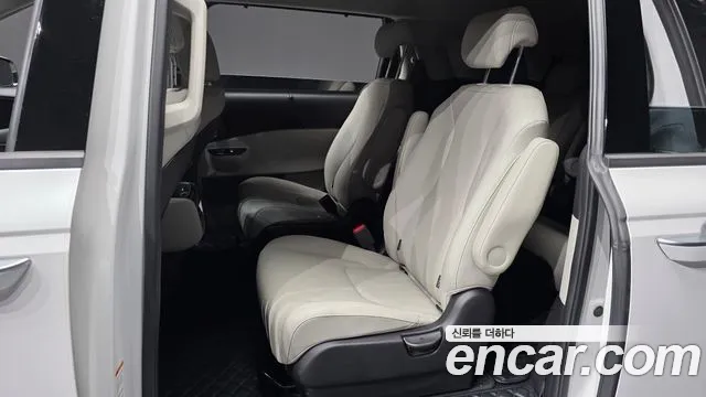 Kia Carnival 2021 thumb 12