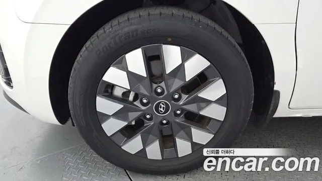 Hyundai Staria 2022 thumb 3