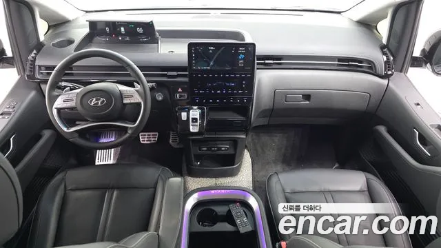 Hyundai Staria 2022 thumb 4