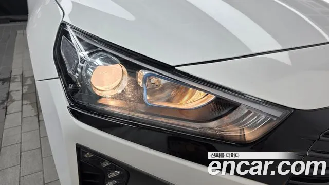 Hyundai Ioniq Hybrid 2016 thumb 12