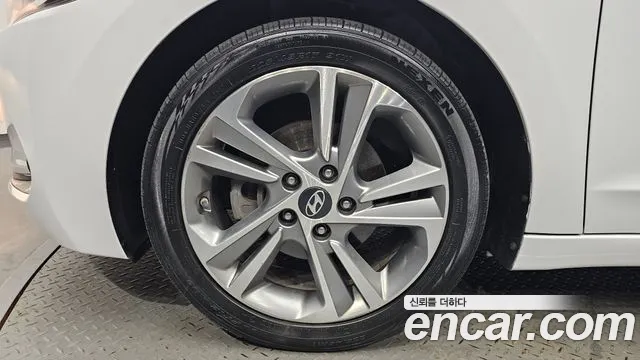 Hyundai Avante 2017 thumb 6