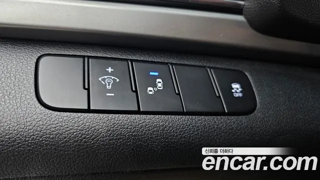 Hyundai Avante 2017 thumb 12
