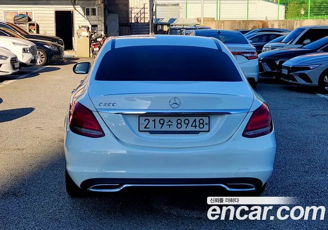 Mercedes-Benz C-Class 2016 thumb 10