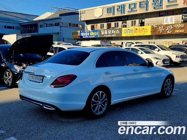 Mercedes-Benz C-Class 2016 thumb 7