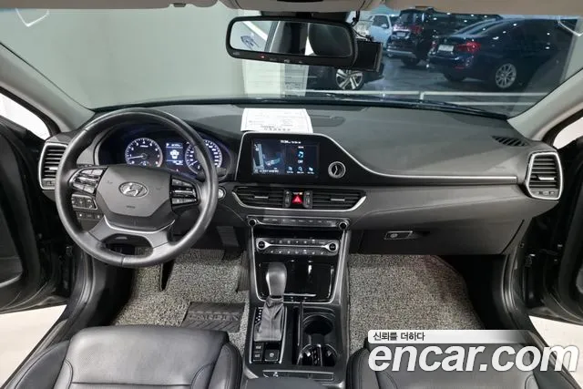 Hyundai Grandeur 2017 thumb 2