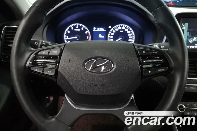Hyundai Grandeur 2017 thumb 6