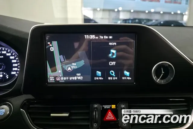 Hyundai Grandeur 2017 thumb 12