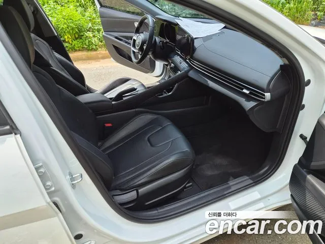 Hyundai Elantra 2023 thumb 4