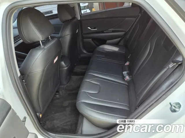 Hyundai Elantra 2023 thumb 7