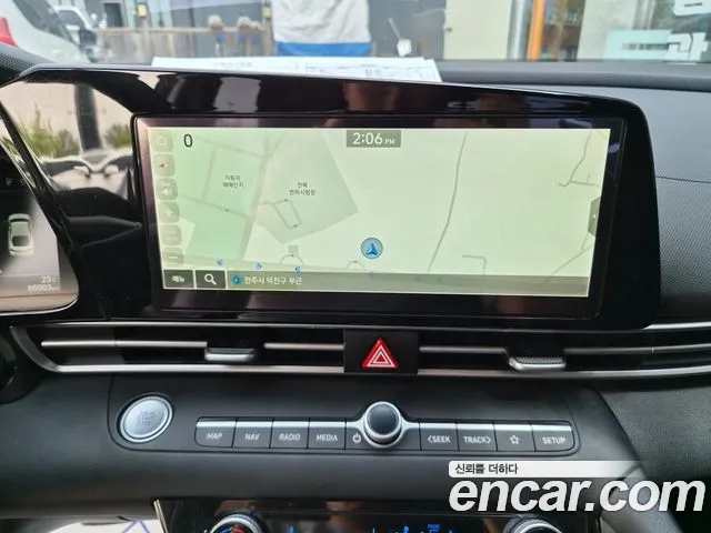 Hyundai Elantra 2023 thumb 3