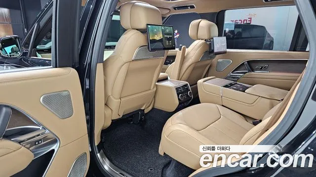 Land Rover Range Rover 2023 thumb 6