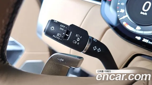 Land Rover Range Rover 2023 thumb 4