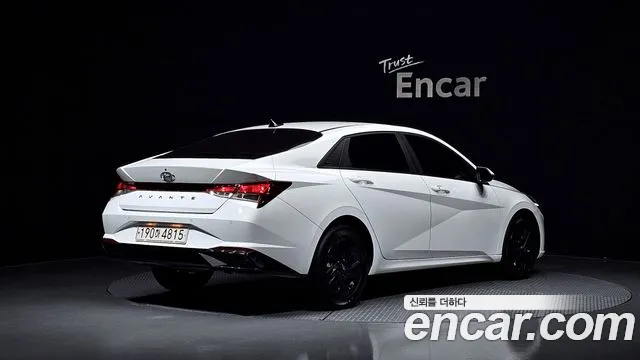 Hyundai Elantra 2023 thumb 2
