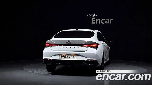 Hyundai Elantra 2023 thumb 4