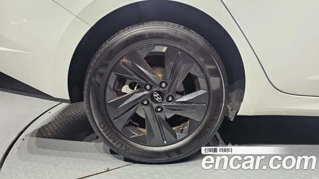 Hyundai Elantra 2023 thumb 5