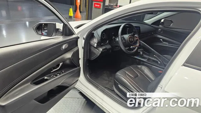 Hyundai Elantra 2023 thumb 10