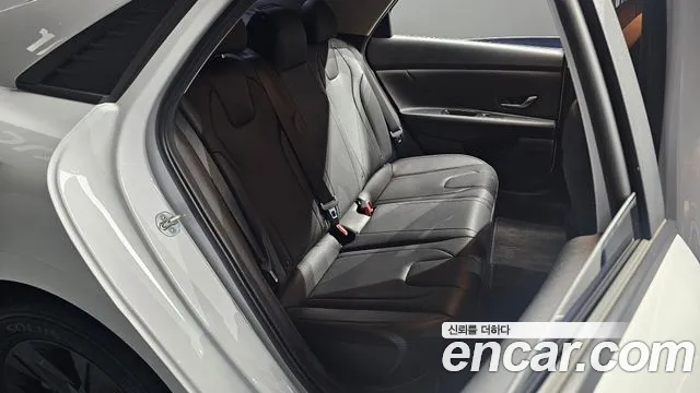 Hyundai Elantra 2023 thumb 11