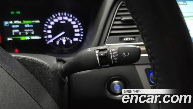 Genesis G80 2017 thumb 8