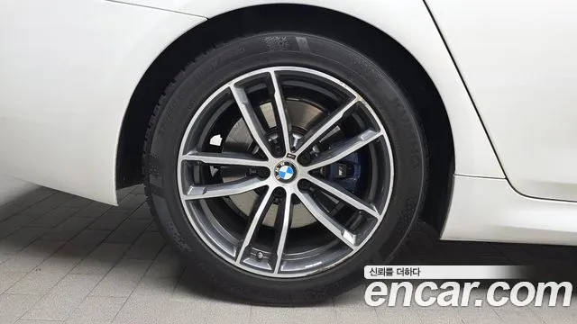 BMW 5 серии 2021 thumb 2