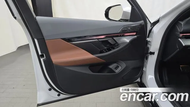 BMW 5 серии 2025 thumb 11