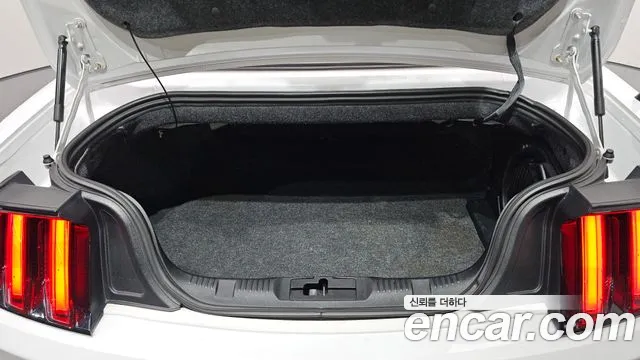Ford Mustang 2015 thumb 4
