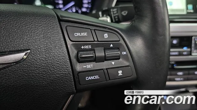 Genesis G80 2018 thumb 2