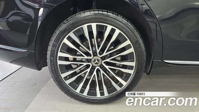 Mercedes-Benz S-Class 2022 thumb 10
