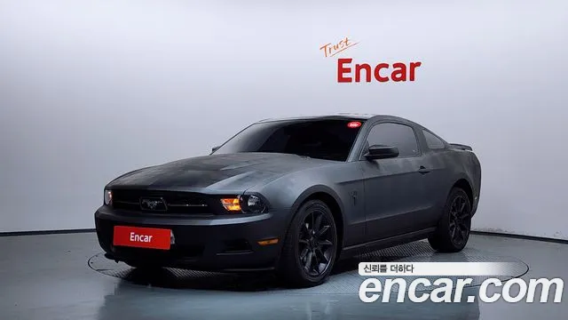 Ford Mustang 2010 thumb 9