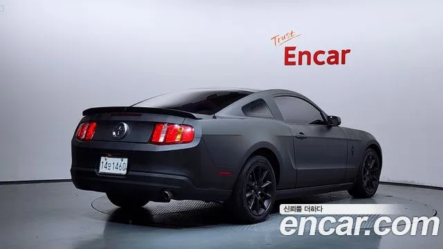 Ford Mustang 2010 thumb 8