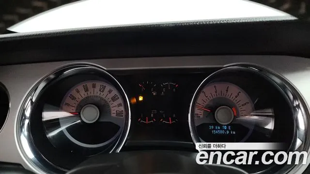 Ford Mustang 2010 thumb 3