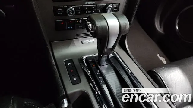 Ford Mustang 2010 thumb 6