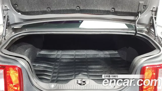 Ford Mustang 2010 thumb 2