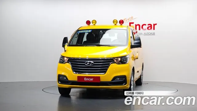 Hyundai Staria 2018 thumb 3