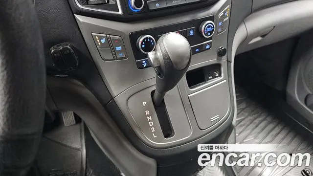 Hyundai Staria 2018 thumb 9