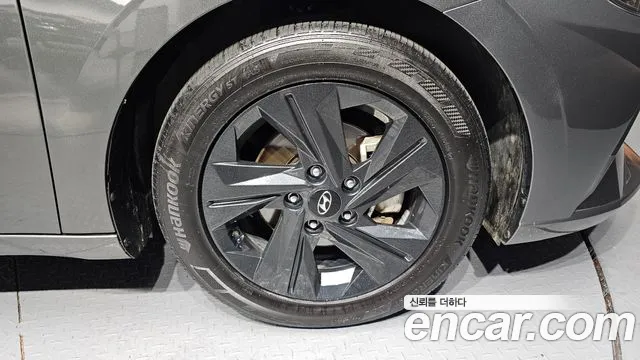 Hyundai Elantra 2023 thumb 8