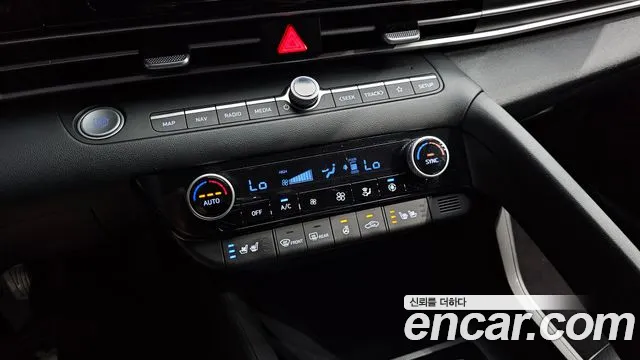 Hyundai Elantra 2023 thumb 9