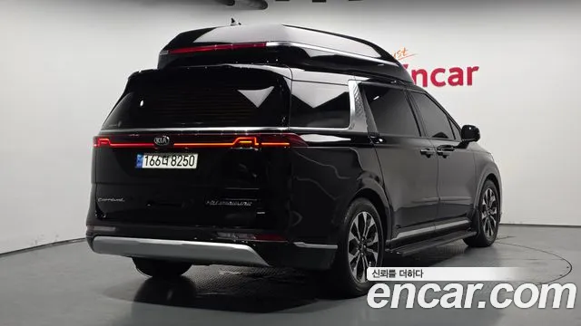 Kia Carnival 2021 thumb 2
