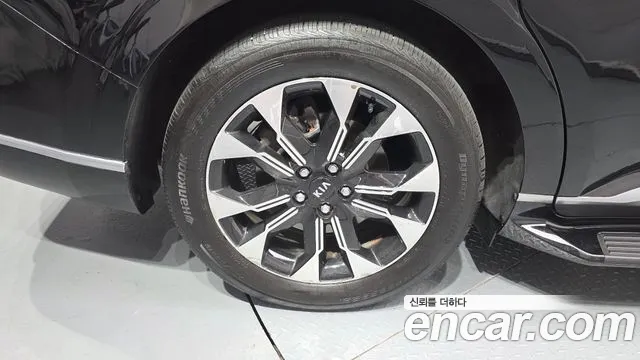 Kia Carnival 2021 thumb 5