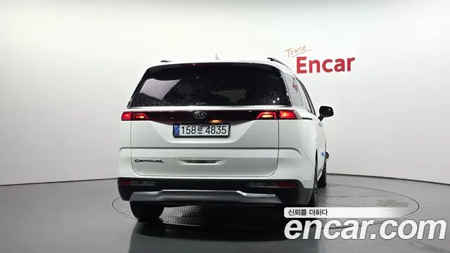 Kia Carnival 2021 thumb 10