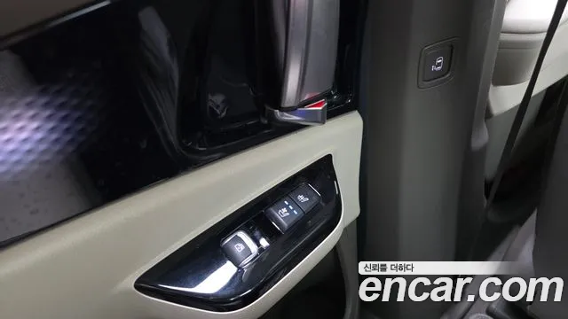 Kia Carnival 2021 thumb 8
